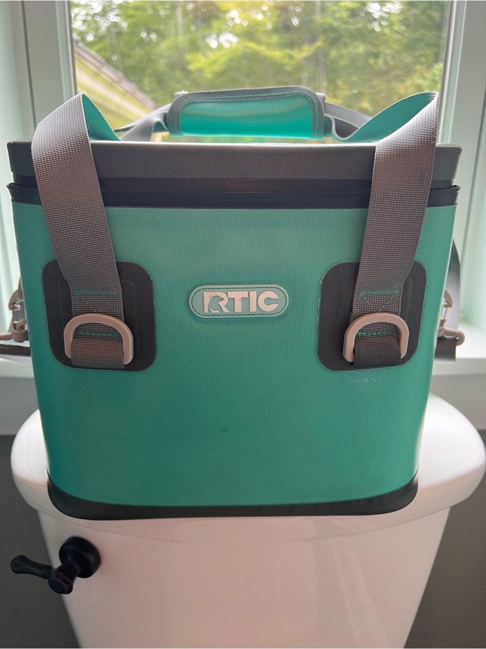 Rtic Soft Cooler Tote in Teal